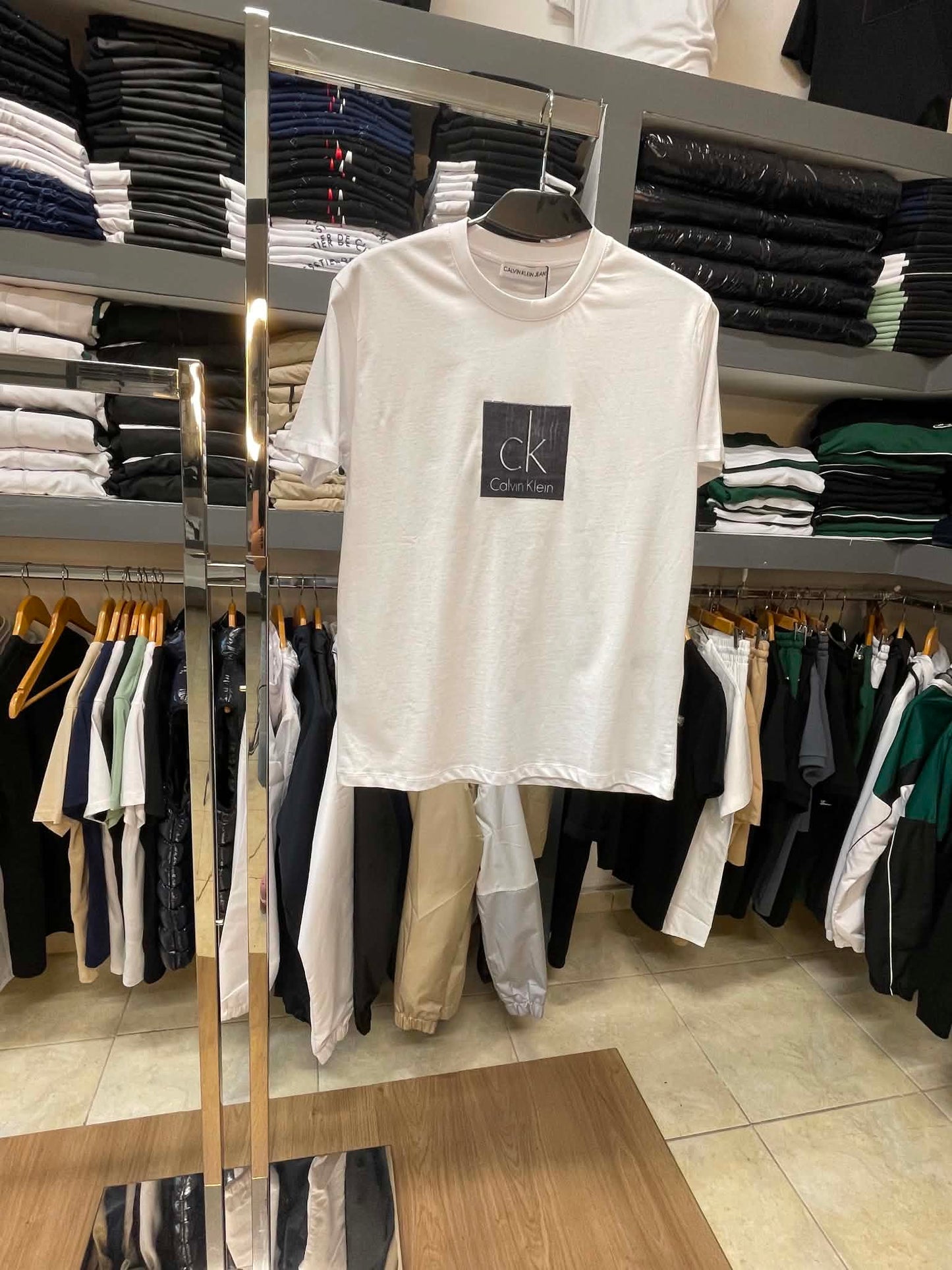 T-shirt Calvin Klein - No7622