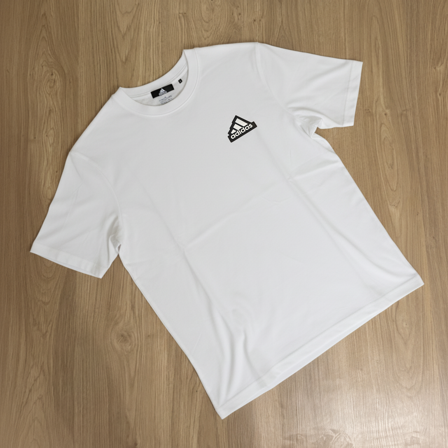 T-shirts Adidas￼ - No7661